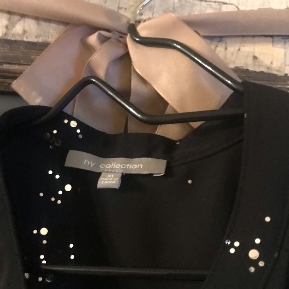 Button down black blouse - Picture 3 of 5